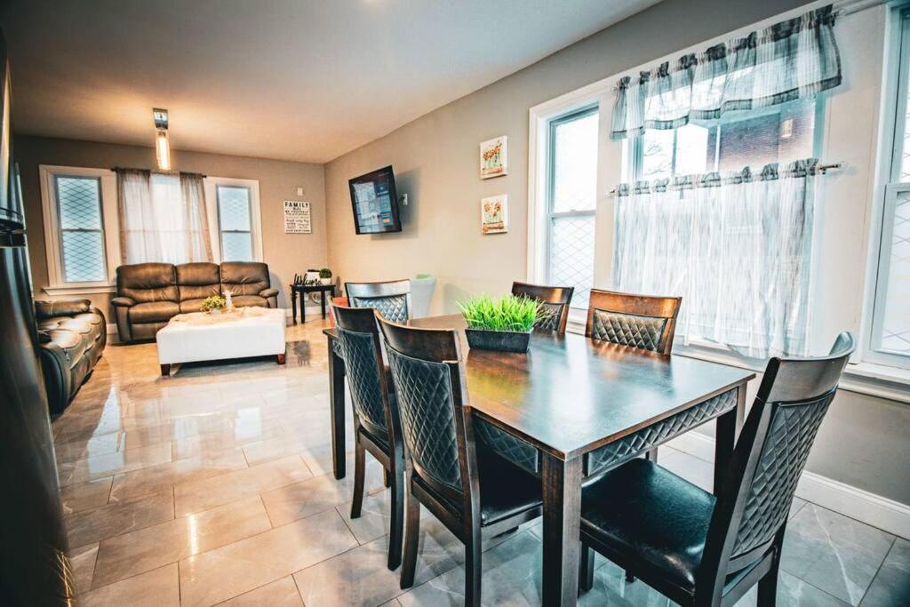 Comfortable 3Br, 1 Bath Close To The Falls Niagara Falls Exterior foto